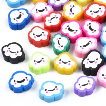 Nube con carita de fimo multicolor 10x9x5mm