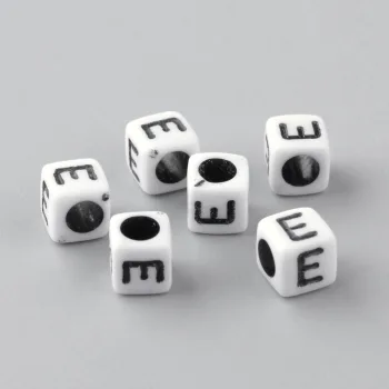 Letra E acrílica blanca y negra 6x6x6mm