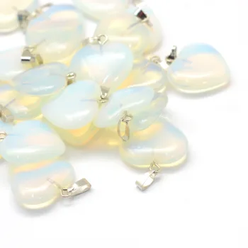 Corazón de Opalite con base plateada 22x20x7mm