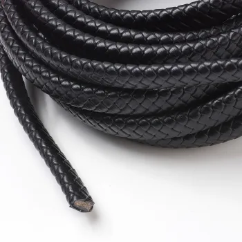 Cuero tipo regaliz trenzado negro 12x6mm