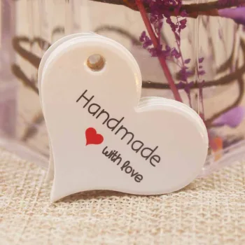 Etiqueta corazón "Handmade with love" blanca 32x39mm