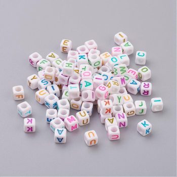 Letra acrílica cubo blanco y mix color 6mm