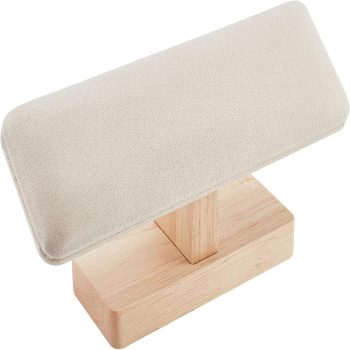 Exhibidor pulseras o reloj gamuza beige y madera clara 19.5x5x8.9cm