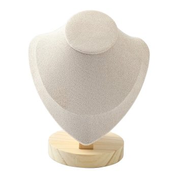 Cuello microfibra beige  y madera clara 15x17cm