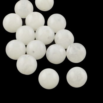 Abalorio acrilico tipo piedra color blanco 20mm